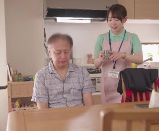 Cô gái trẻ bị lão già giả tàn tật hãm hiếp