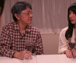 Bị hãm hiếp bởi ông chủ dâm đãng