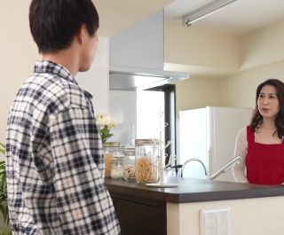 Hãm hiếp ngăn chặn mẹ kế lấy chồng