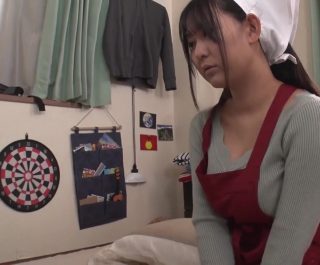 Cô hầu gái ngực khủng làm cho cậu chủ cảm thấy sex